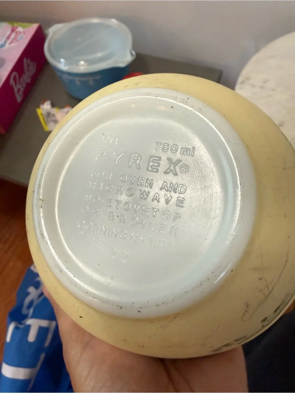 Vintage 1980s Pyrex 
